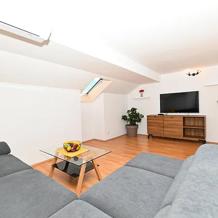 Apartament Sime