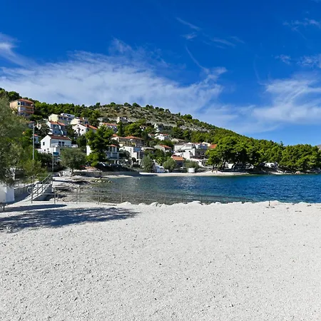 Sime アパート トロギール